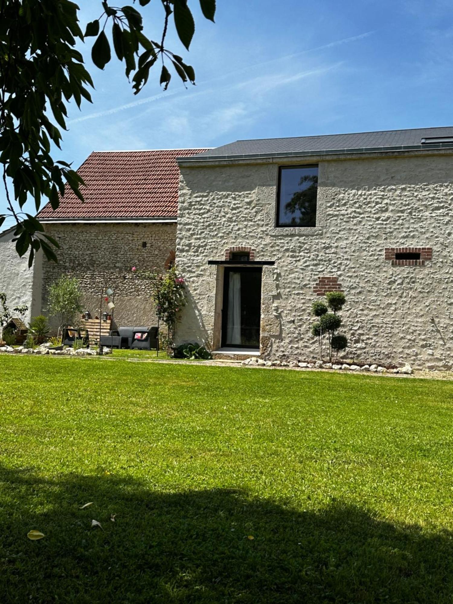 Gite Du Chat Roux La Chapelle-Saint-Martin-en-Plaine Luaran gambar